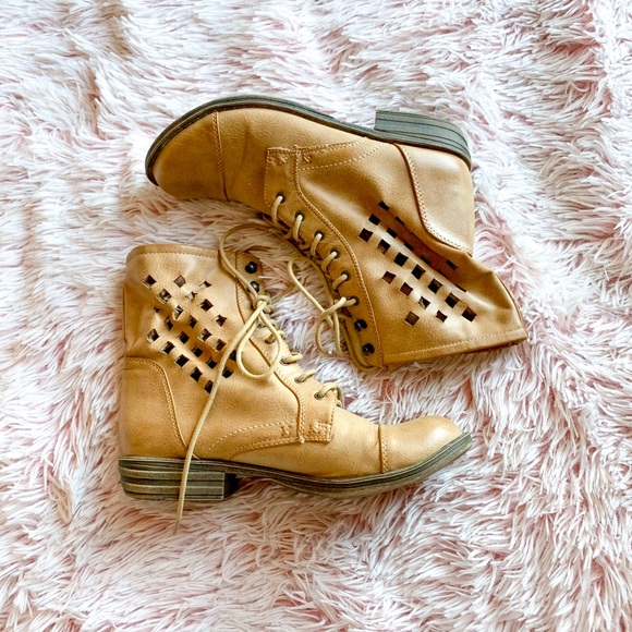 Forever 21 Shoes - ✨ F21  Laced cutout combat style boots